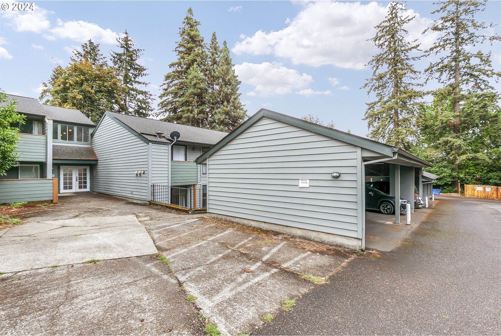 8609 SW Brightfield Cir, Portland, OR 97223