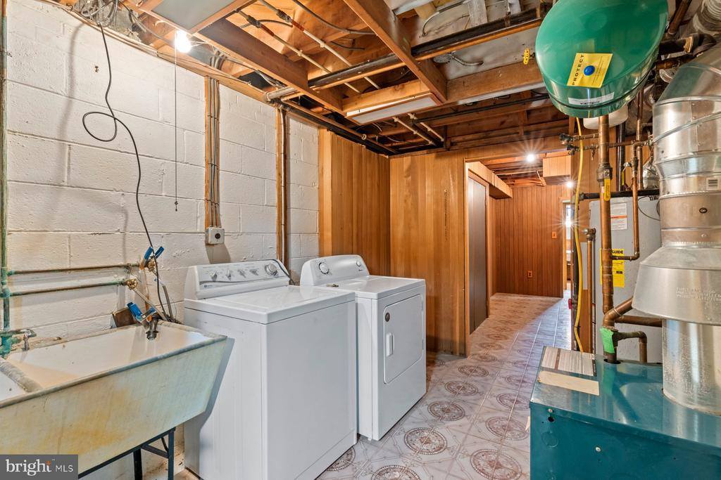 7107 Kempton Road, Lanham, MD 20706