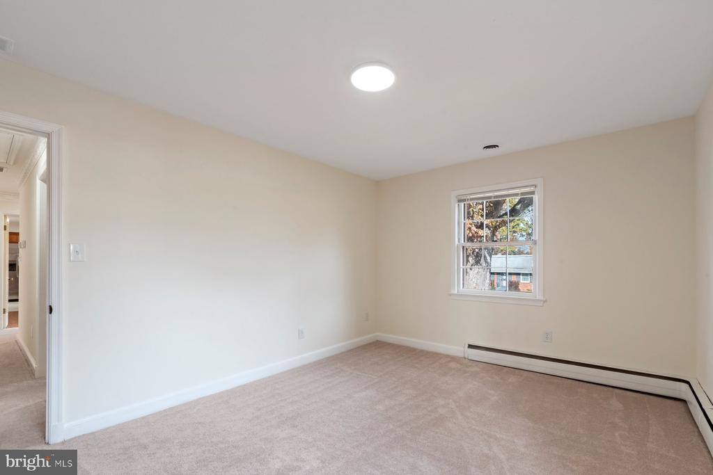 7107 Kempton Road, Lanham, MD 20706