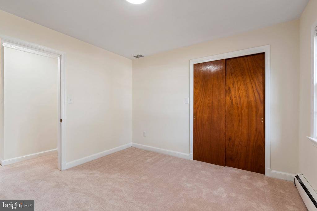 7107 Kempton Road, Lanham, MD 20706