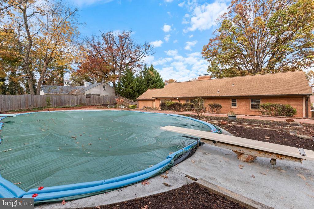 7107 Kempton Road, Lanham, MD 20706