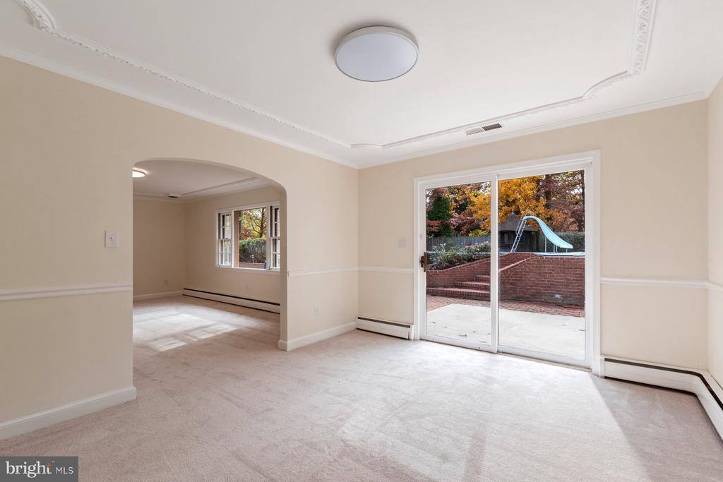 7107 Kempton Road, Lanham, MD 20706