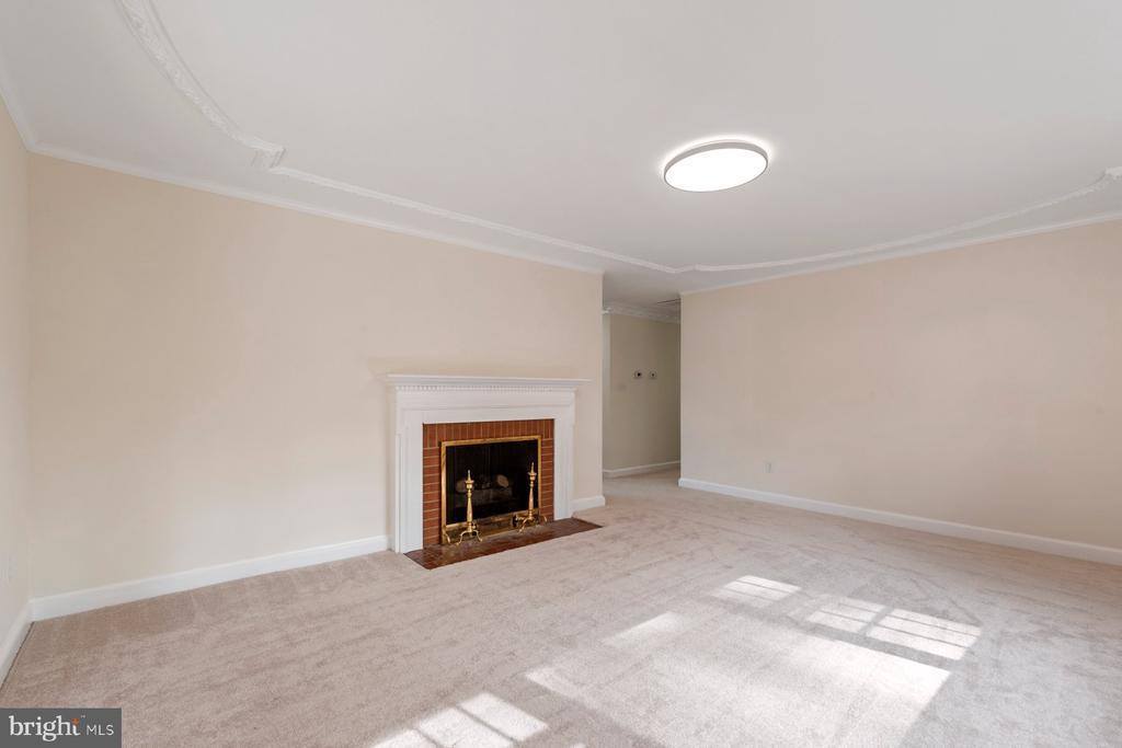 7107 Kempton Road, Lanham, MD 20706