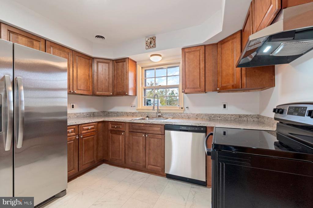 7107 Kempton Road, Lanham, MD 20706