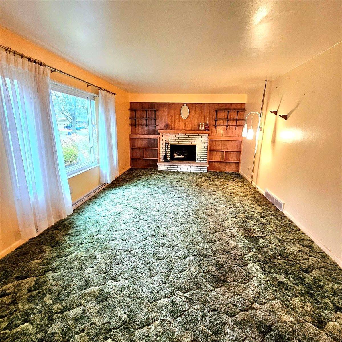 2914 Deindorfer Street, Saginaw, MI 48602