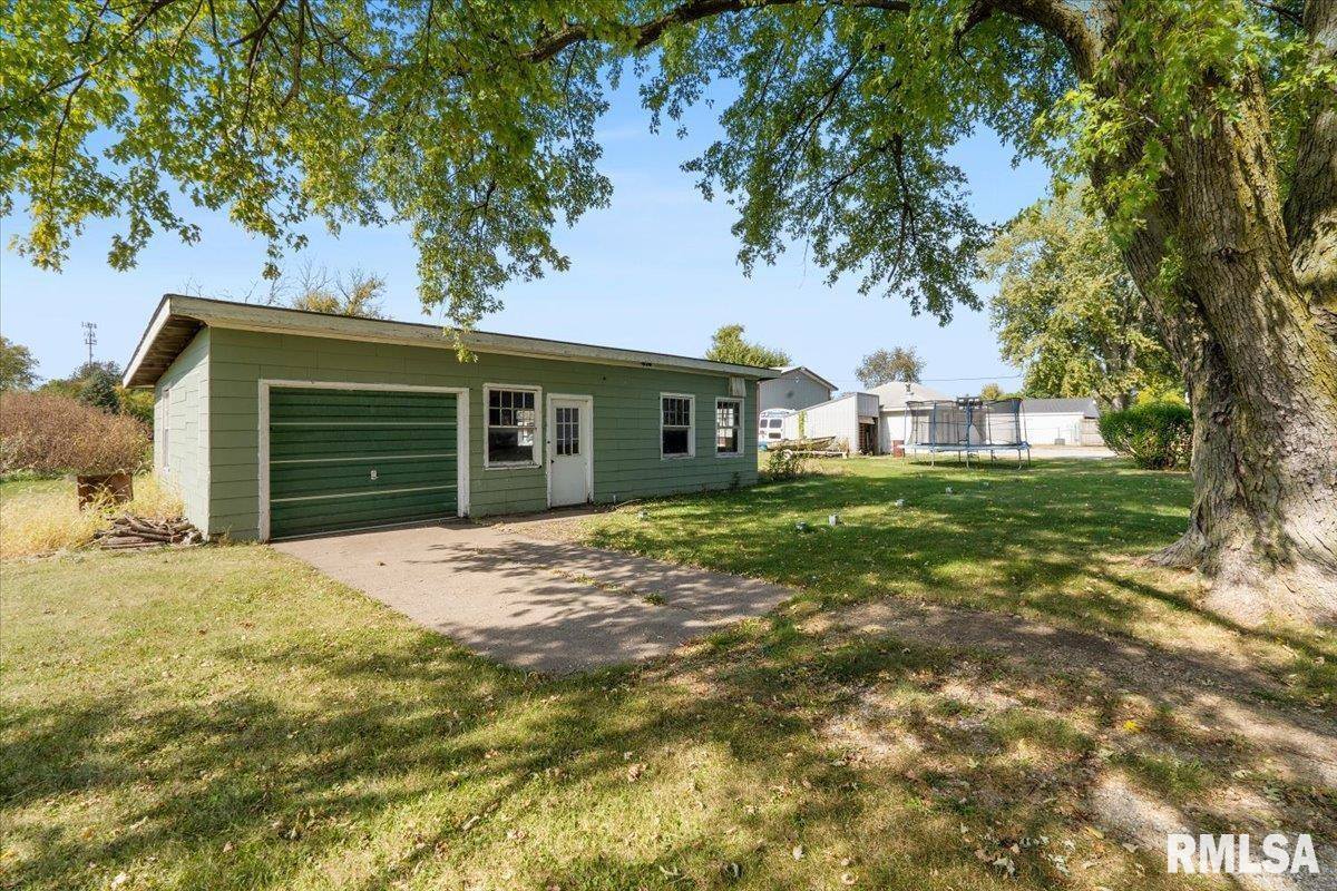 20510 North Brady Street, Davenport, IA 52806