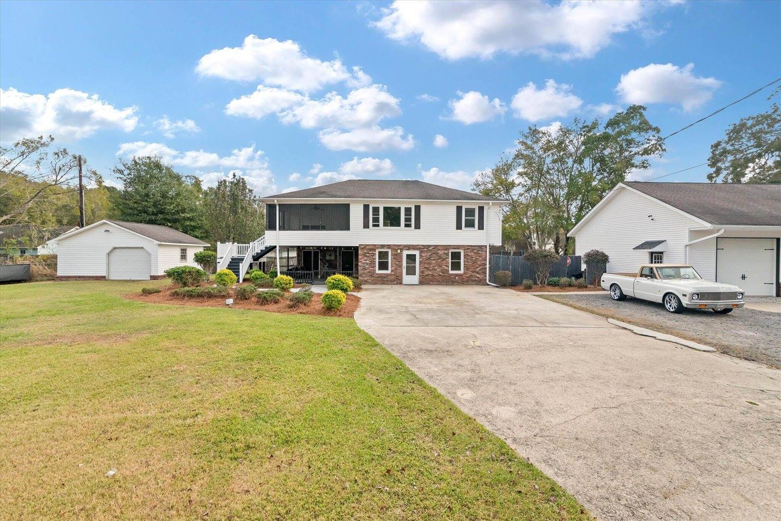 3915 Ladson Road, Ladson, SC 29456