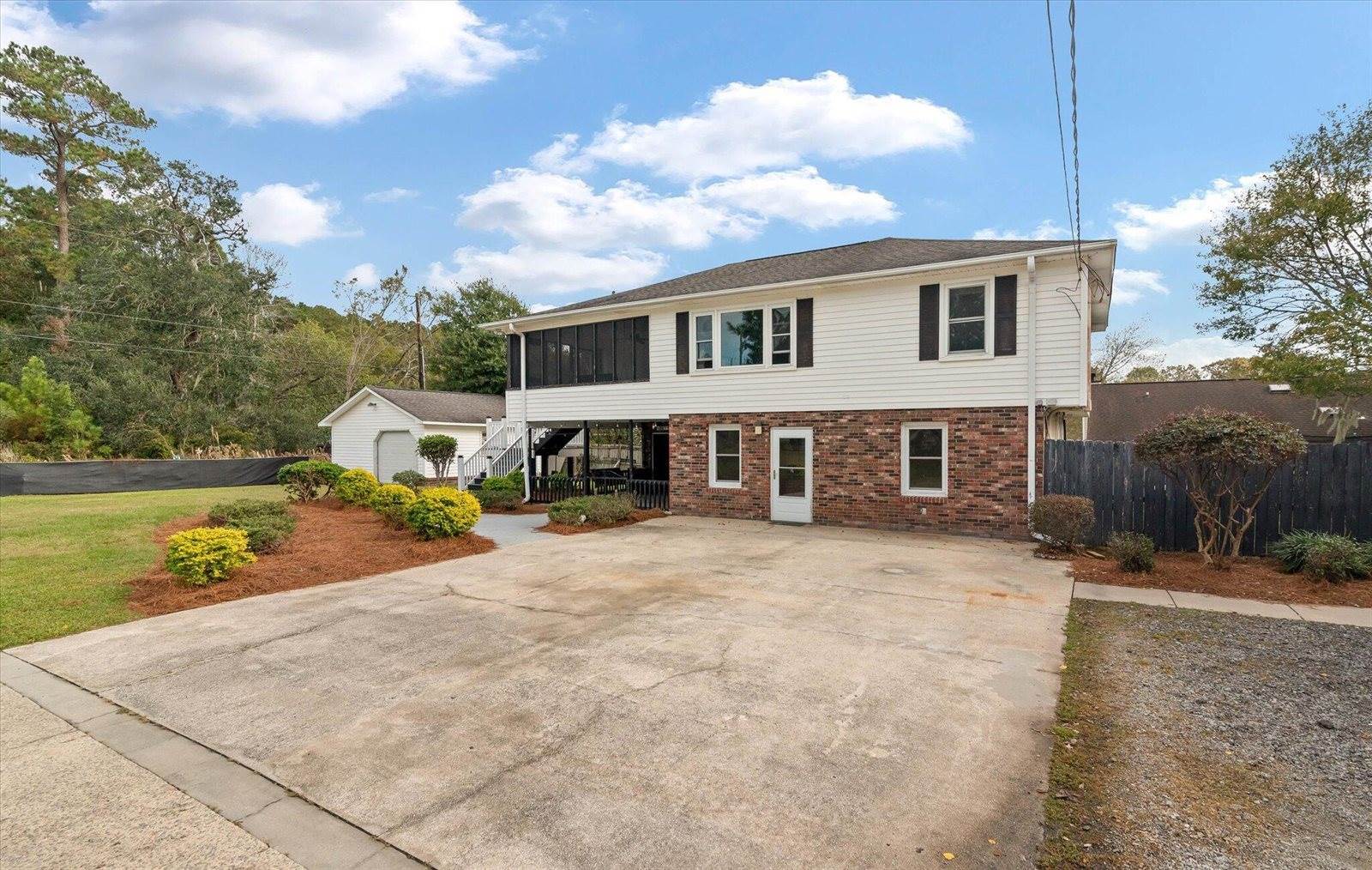 3915 Ladson Road, Ladson, SC 29456