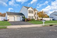 10 Crossbrooke Court, Howell, NJ 07731