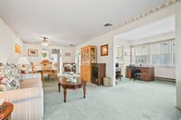 4 Longfellow Ct, Brick, NJ 08724