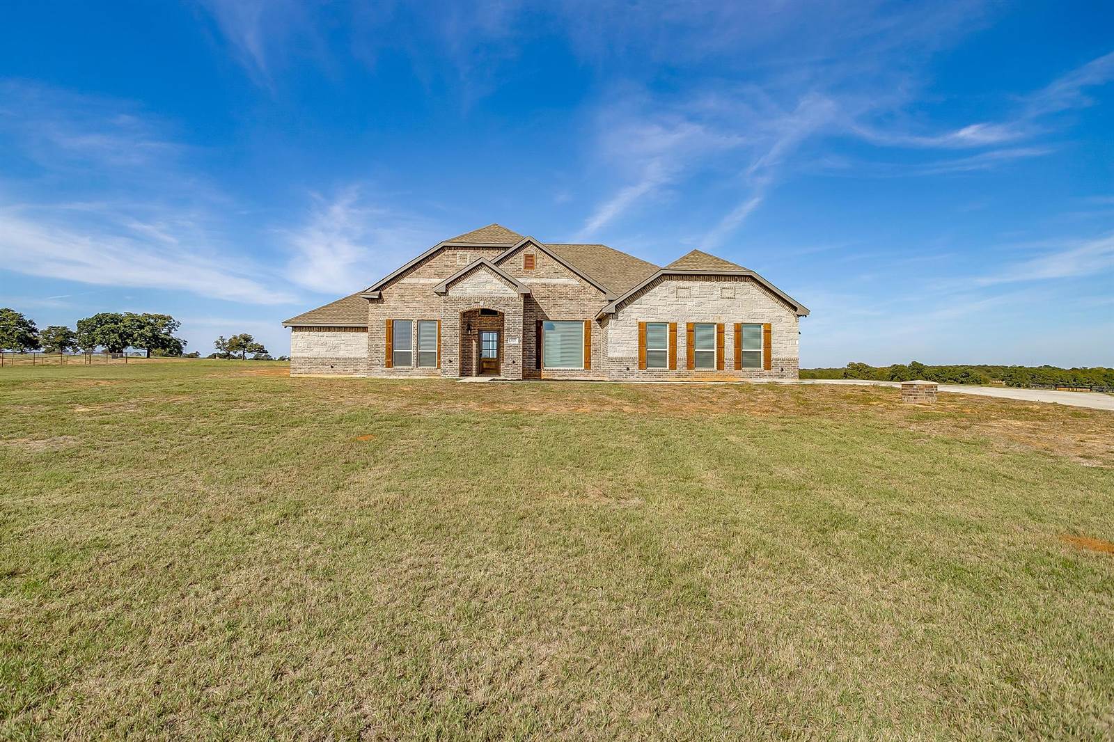 1021 Monarch Court, Poolville, TX 76487