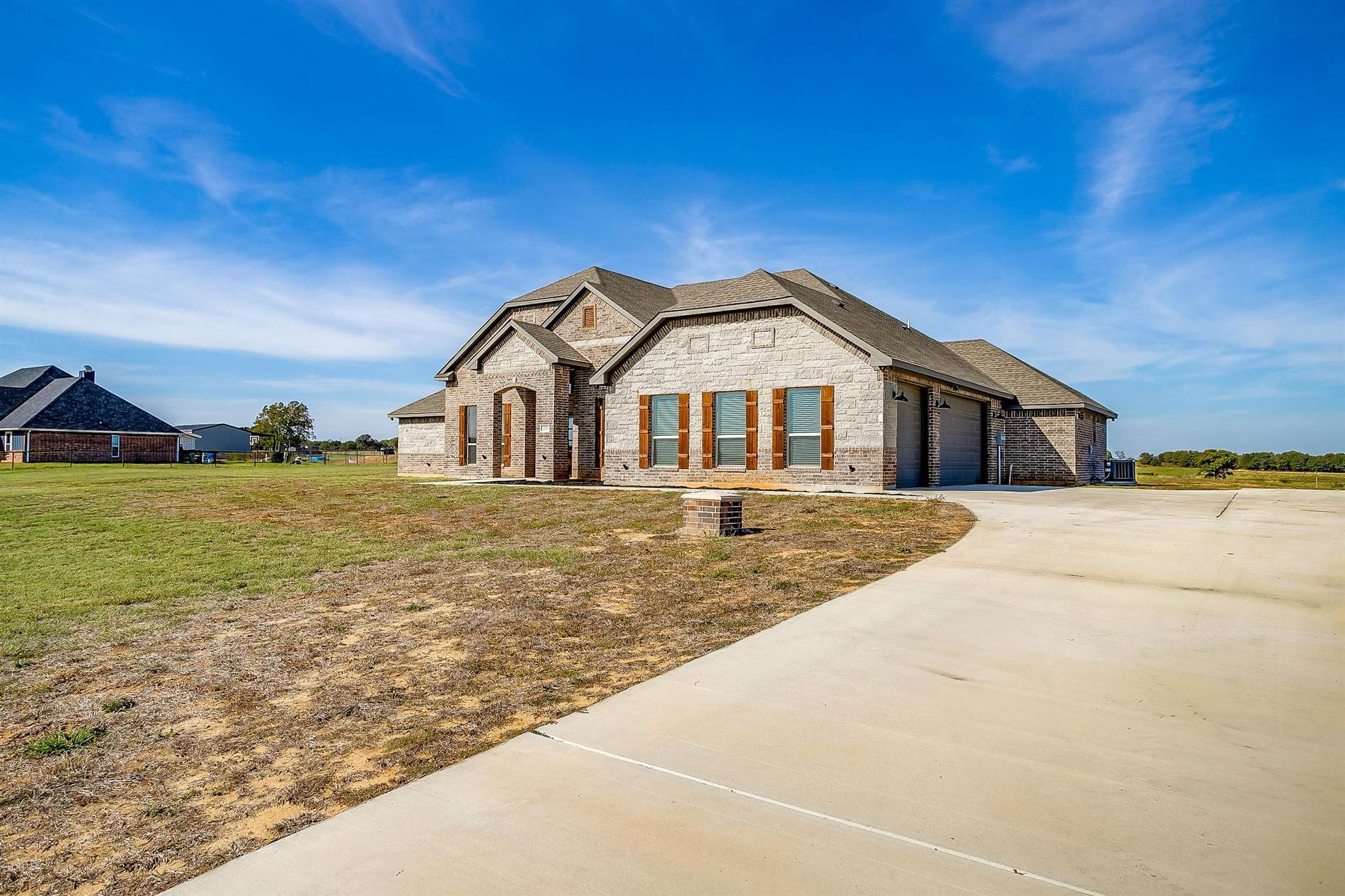 1021 Monarch Court, Poolville, TX 76487