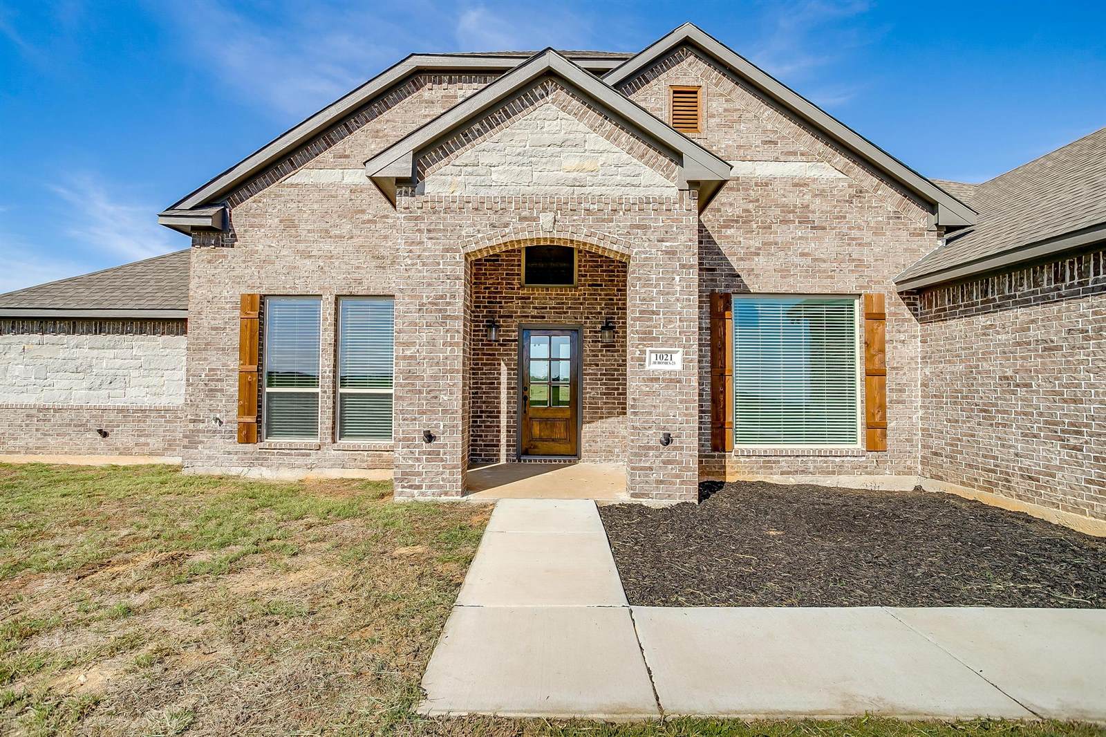 1021 Monarch Court, Poolville, TX 76487