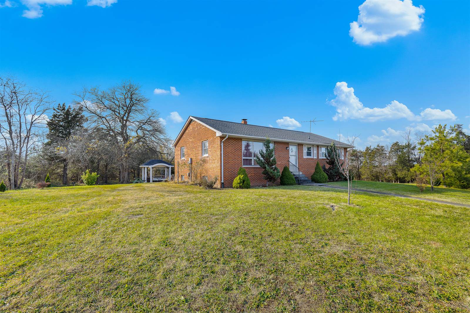 5264 Savannah Branch Rd, Bealeton, VA 22712