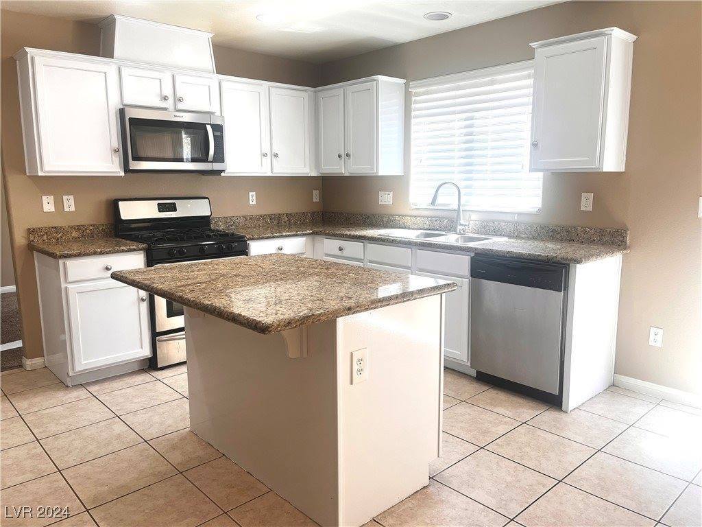 9115 Cedar Door Avenue, Las Vegas, NV 89148