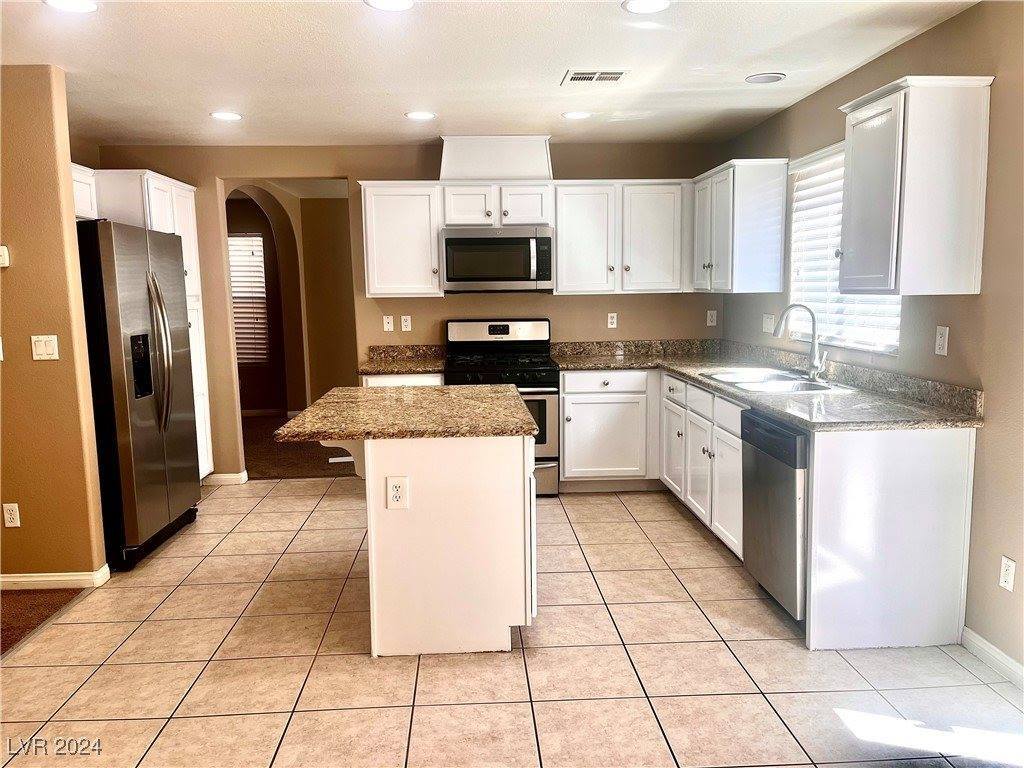 9115 Cedar Door Avenue, Las Vegas, NV 89148