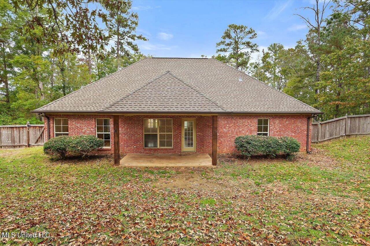 400 Castlewoods Boulevard, Brandon, MS 39047