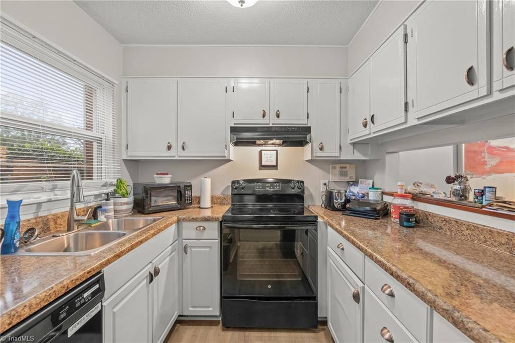 2235-A Shadow Valley Road, High Point, NC 27265