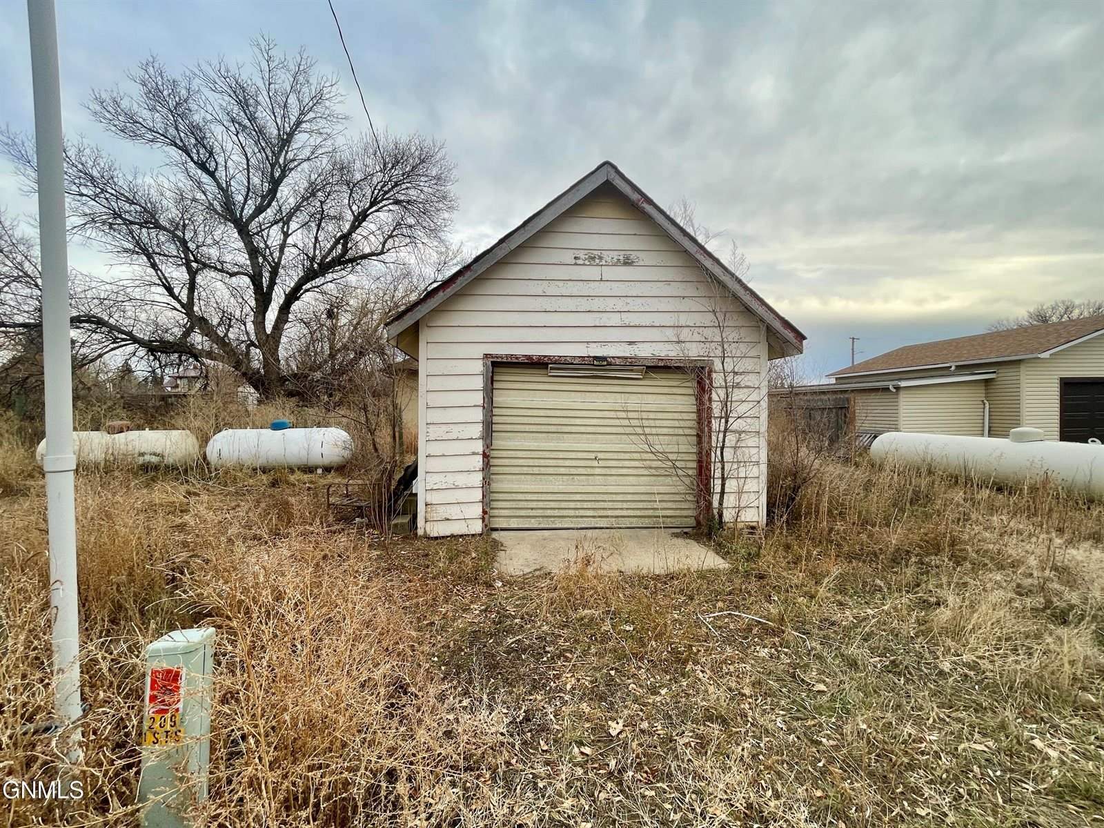 305 2nd Street South, Froid, MT 59226