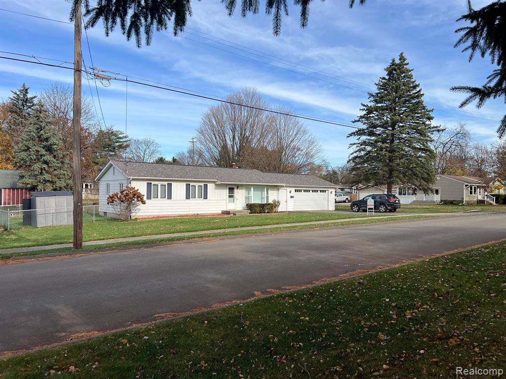 311 4TH Street, Fenton, MI 48430