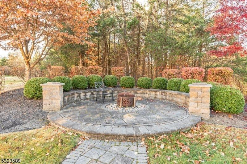 21 Chapel Hill Ct, Sparta Township, NJ 07871