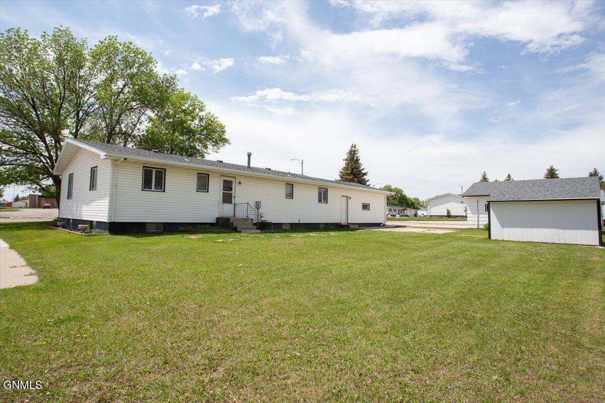 902 Box Elder Street, Williston, ND 58801