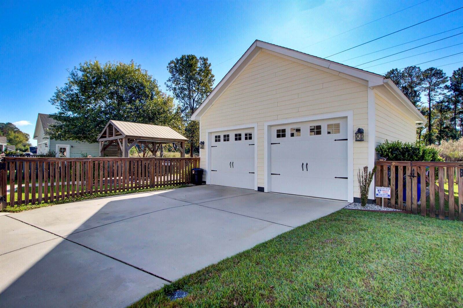 4214 Home Town Lane, Ravenel, SC 29470