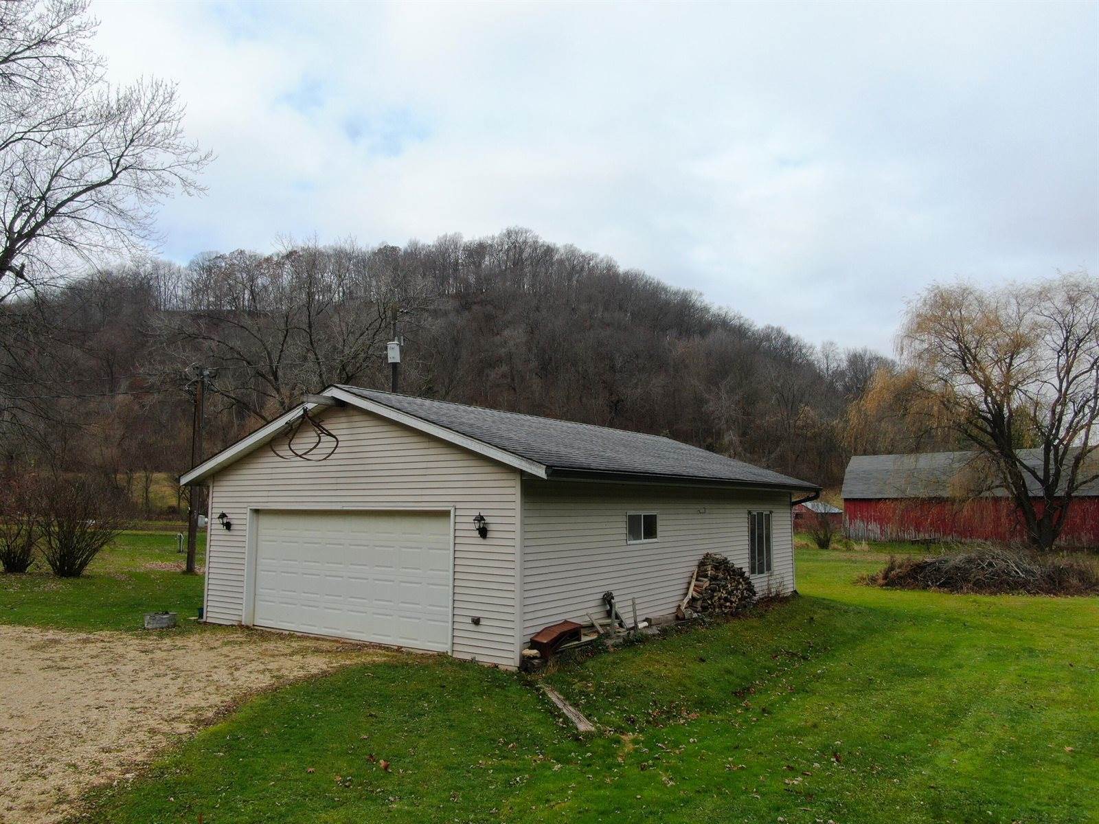 S2315 Dell Rd, La Farge, WI 54639