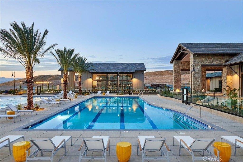 28516 Songbird Way, Saugus, CA 91350