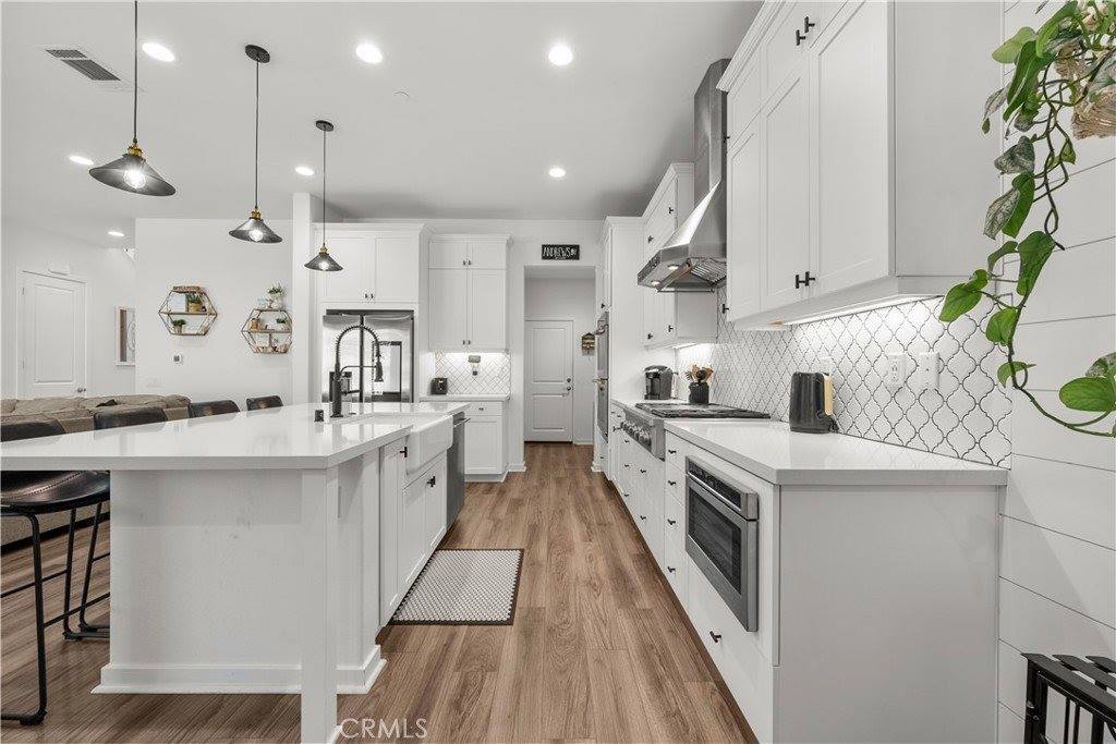 28516 Songbird Way, Saugus, CA 91350