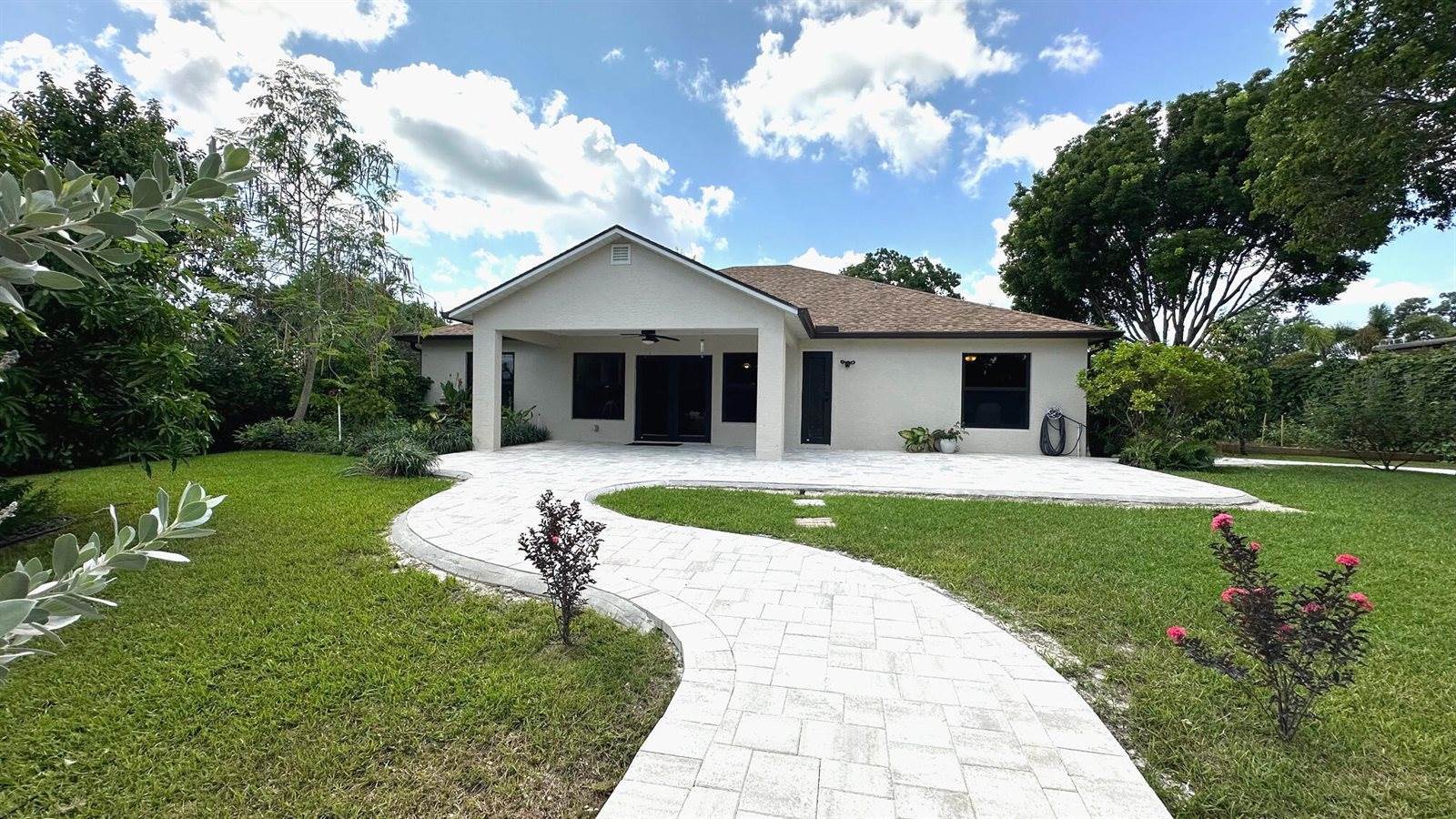 422 NE Camelot Drive, Port Saint Lucie, FL 34983