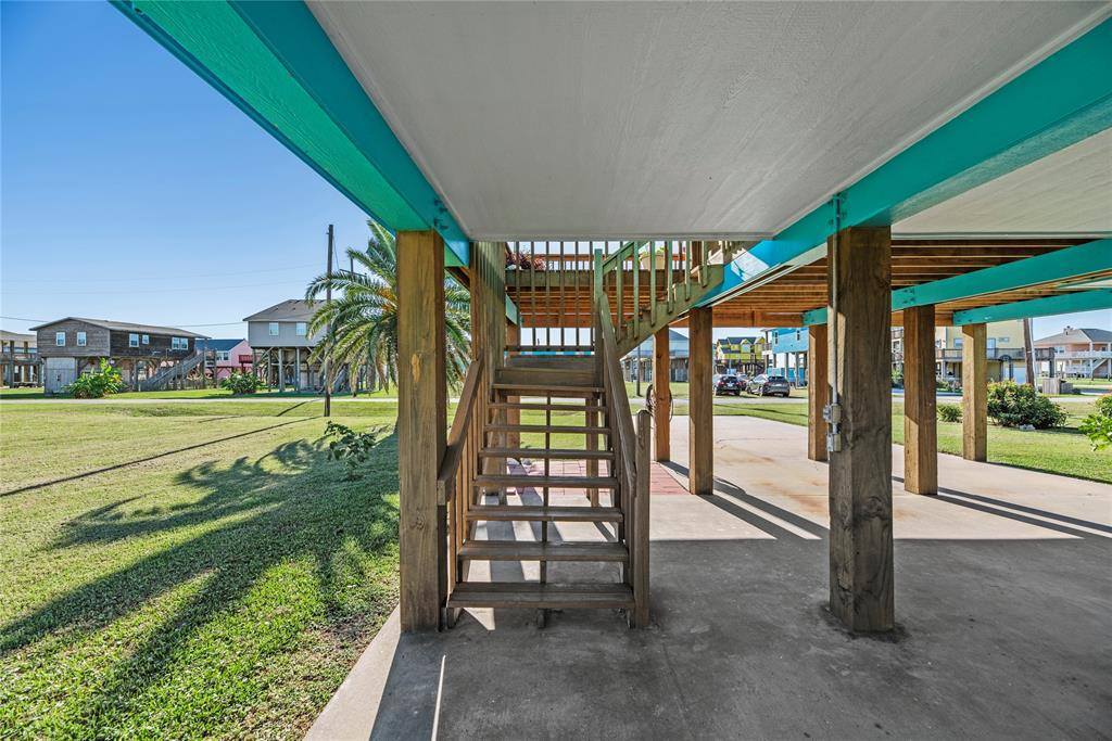 117 South Verdia Drive, Crystal Beach, TX 77650