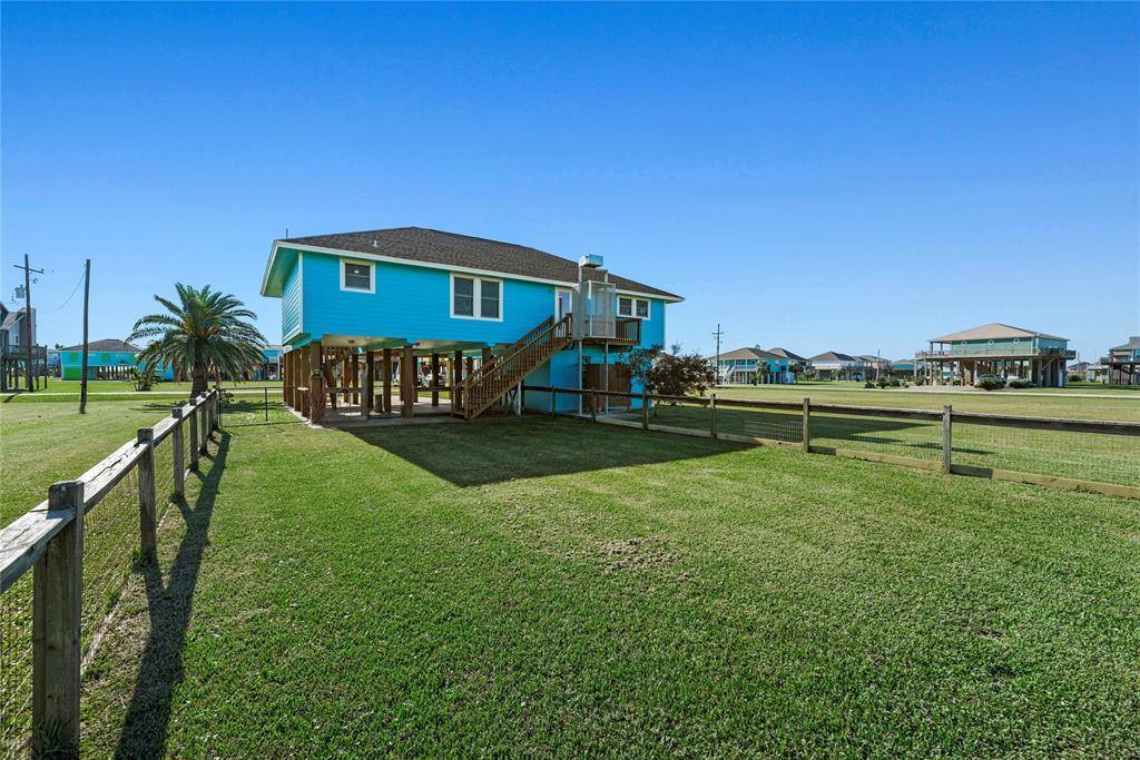 117 South Verdia Drive, Crystal Beach, TX 77650