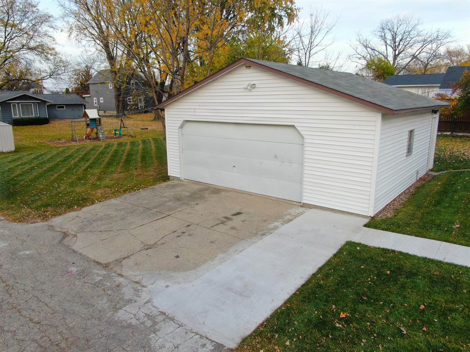 607 W Jackson St, Tomah, WI 54660