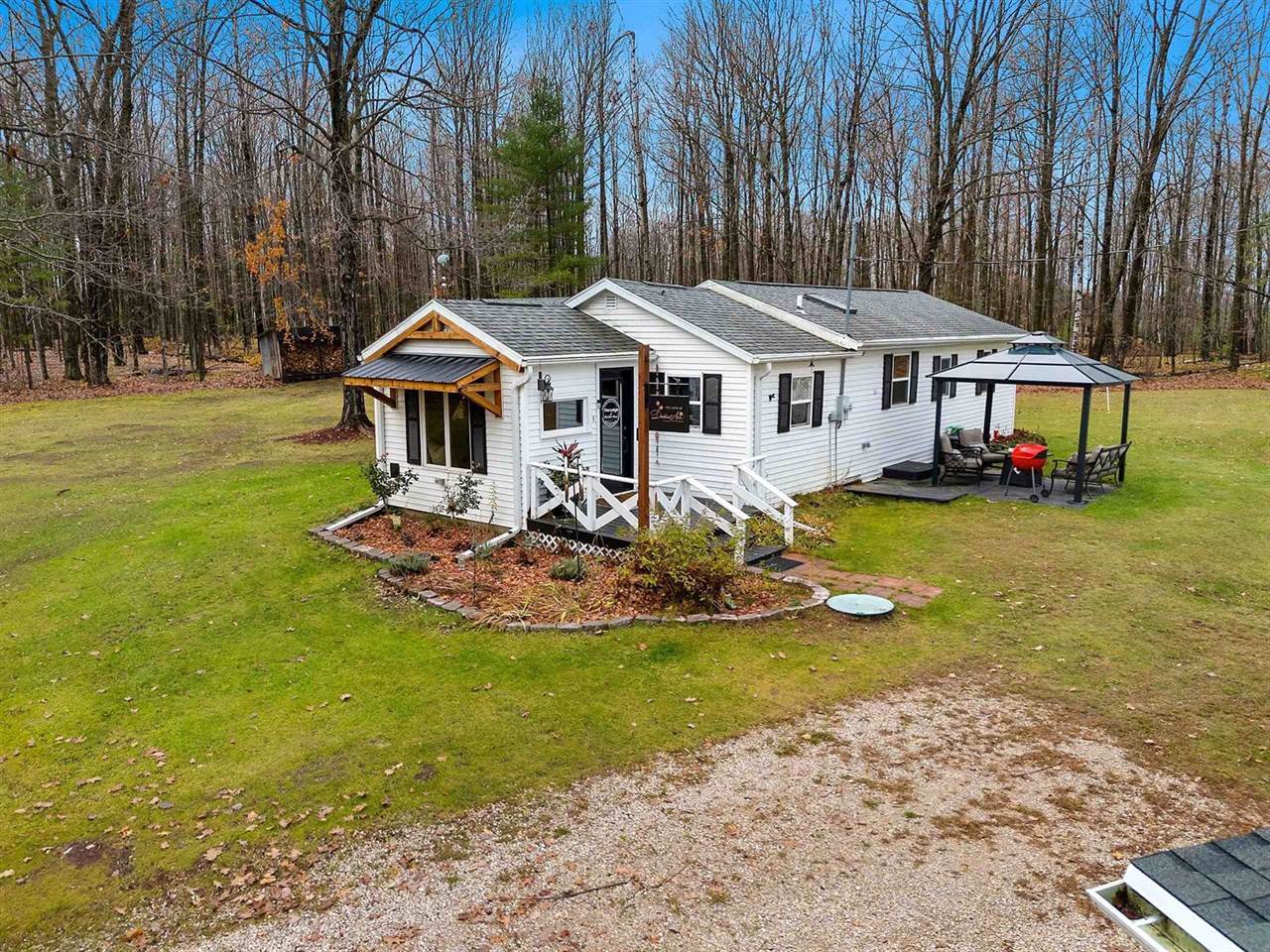 N7853 Noquebay Road, Crivitz, WI 54114