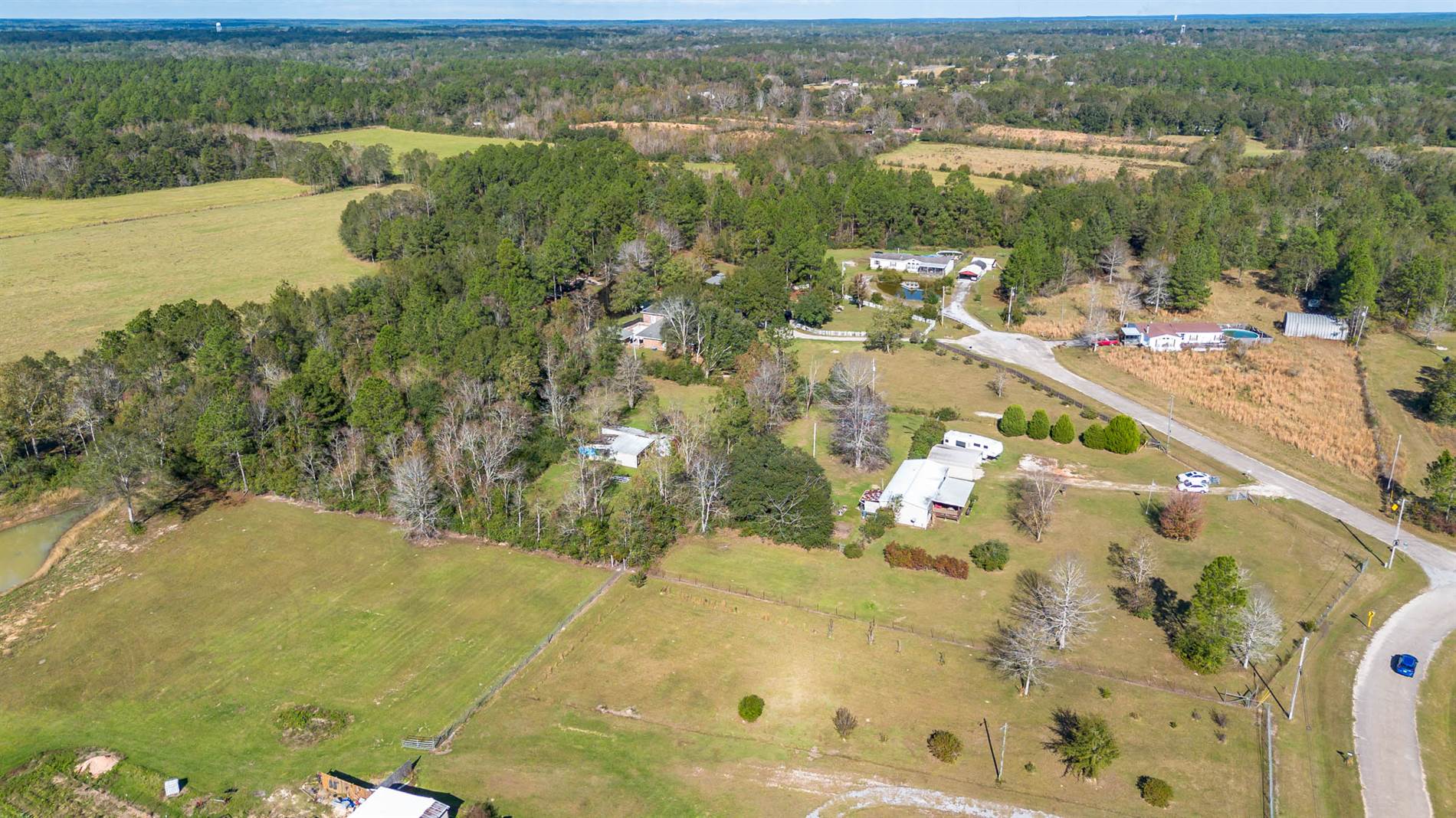 25015 Edgewood Ln, Picayune, MS 39466