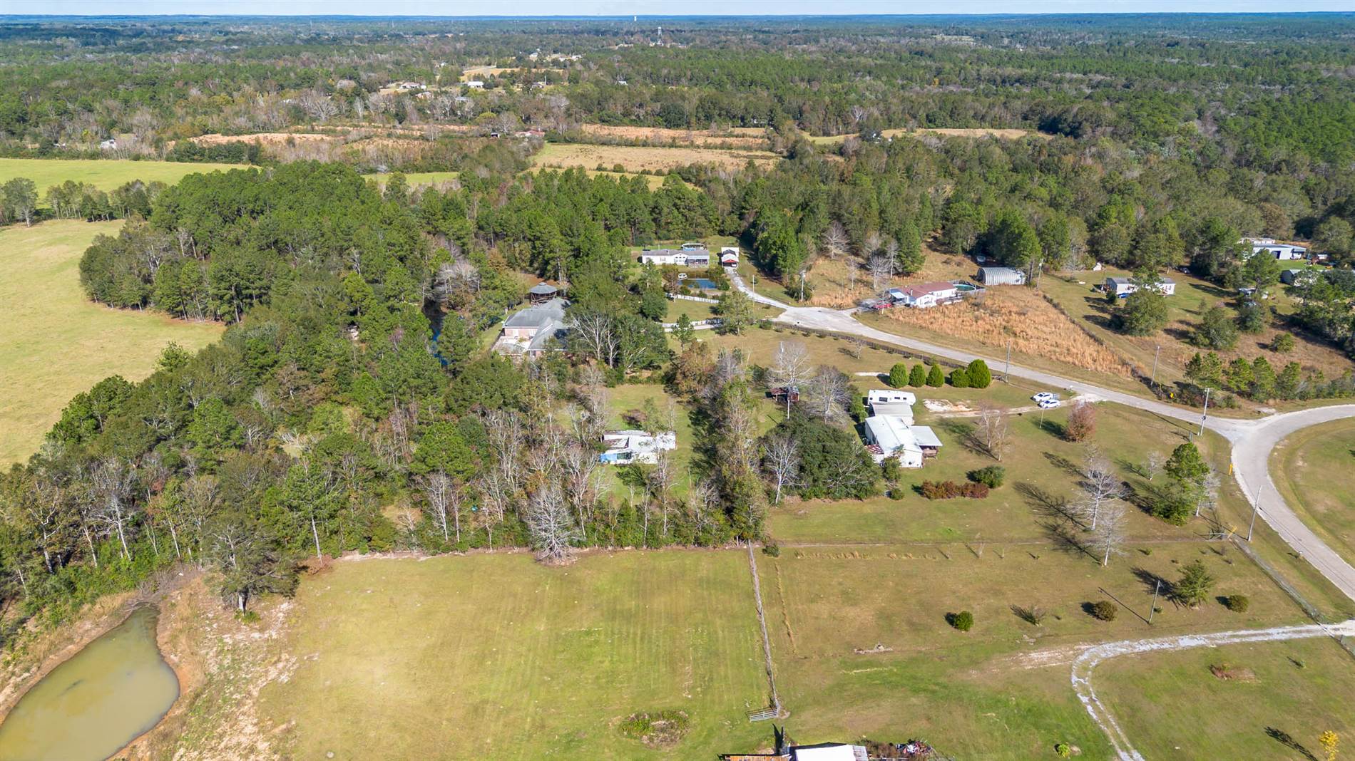 25015 Edgewood Ln, Picayune, MS 39466