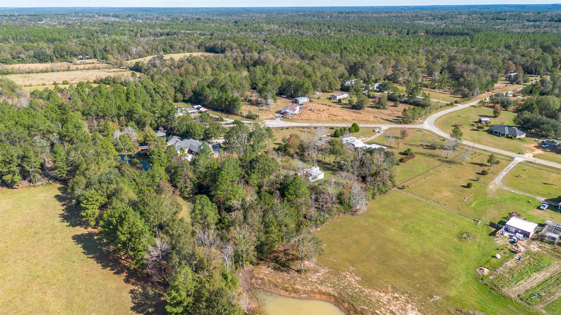 25015 Edgewood Ln, Picayune, MS 39466