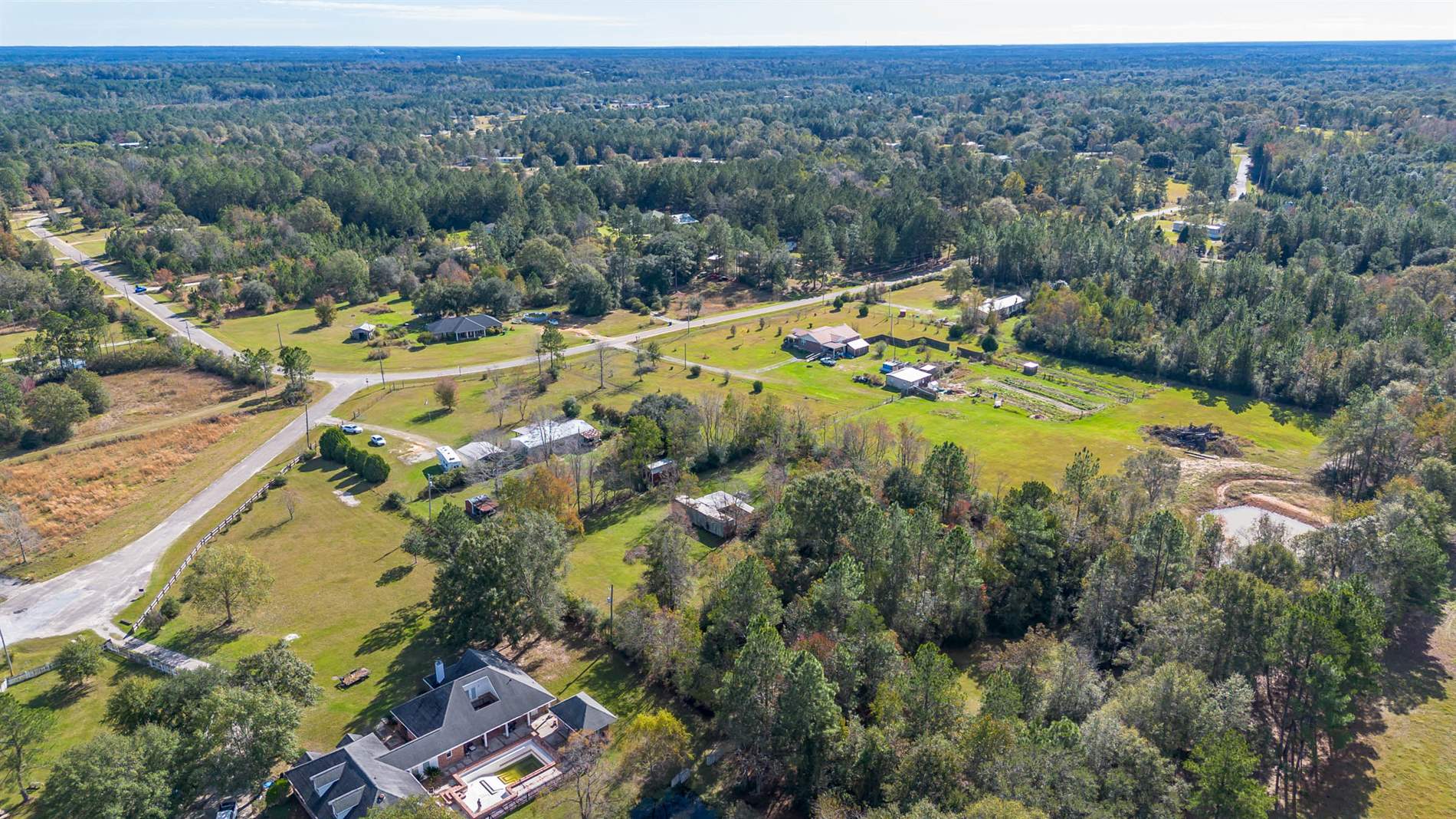 25015 Edgewood Ln, Picayune, MS 39466