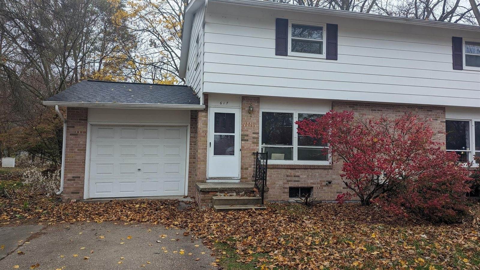 617 Hemlock Street, Midland, MI 48642