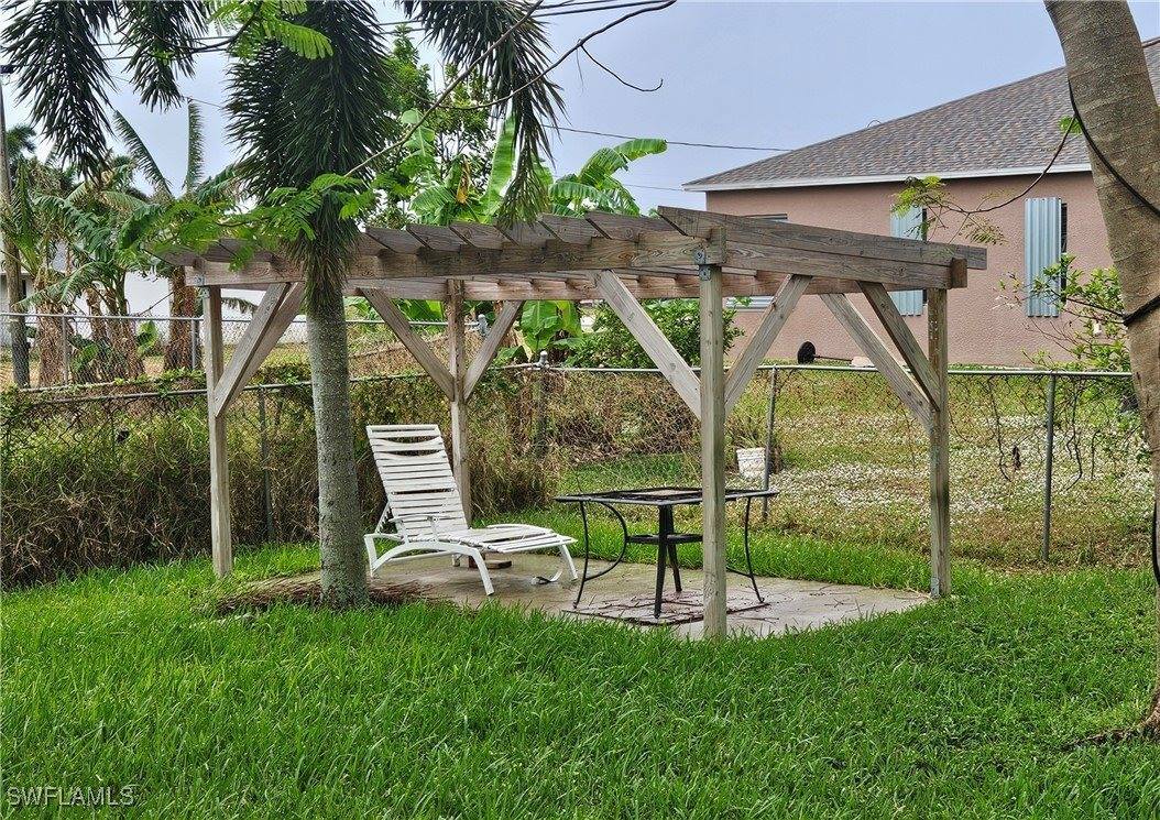 2200 NE 14th Avenue, Cape Coral, FL 33909