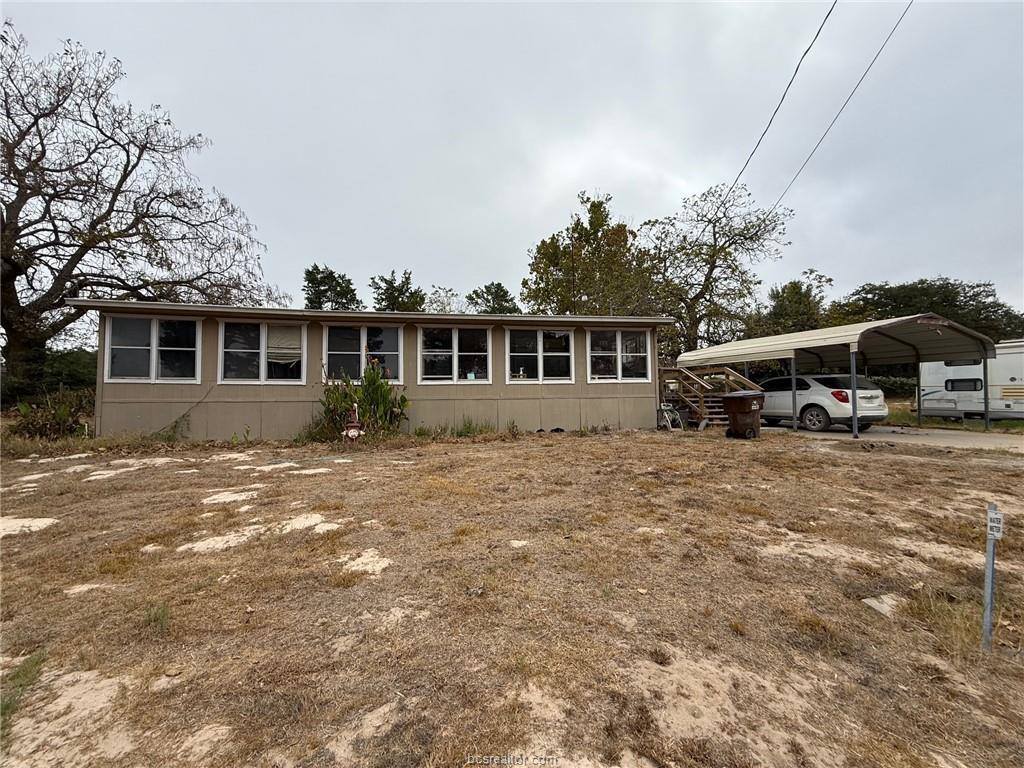 634 Lakeside Drive, Caldwell, TX 77836