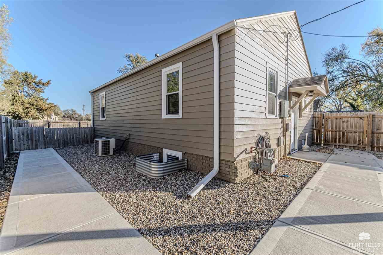 826 North Clay Street, Junction City, KS 66441