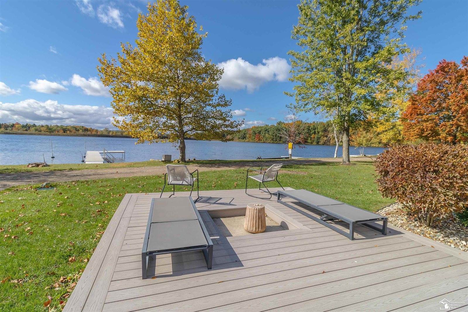 215 Little Stoney Lake, Brooklyn, MI 49230