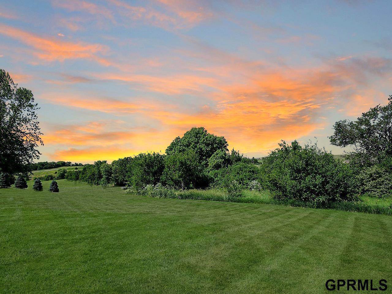 12261 Bobwhite Road, Gretna, NE 68028