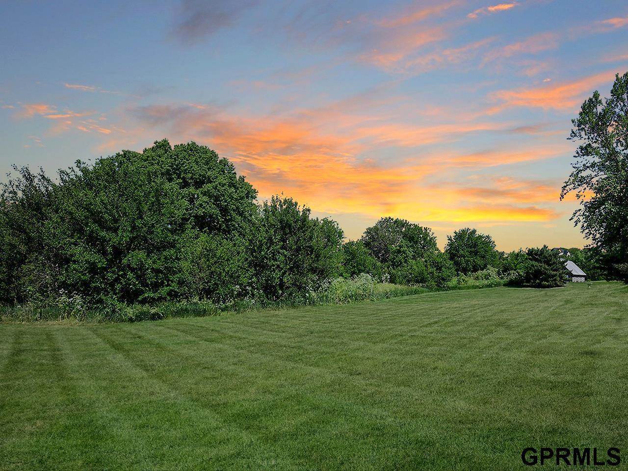 12261 Bobwhite Road, Gretna, NE 68028