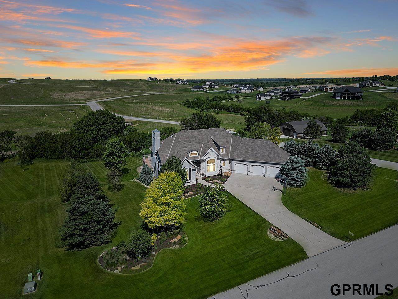 12261 Bobwhite Road, Gretna, NE 68028