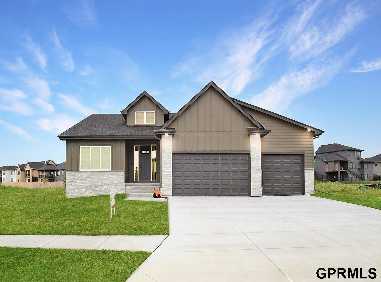 20511 Hartman Avenue, Elkhorn, NE 68022