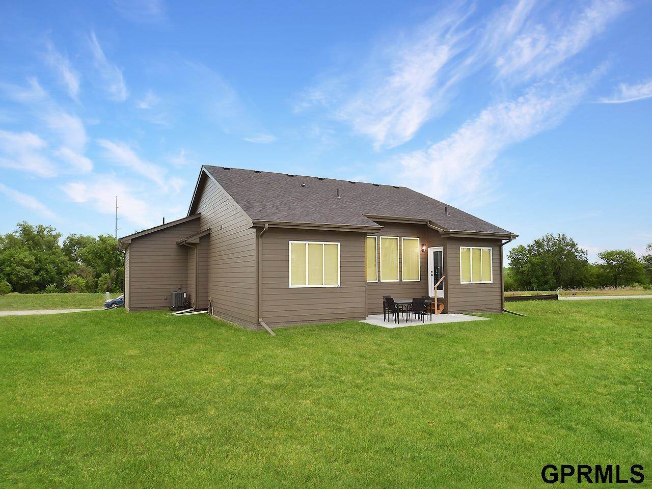 20511 Hartman Avenue, Elkhorn, NE 68022