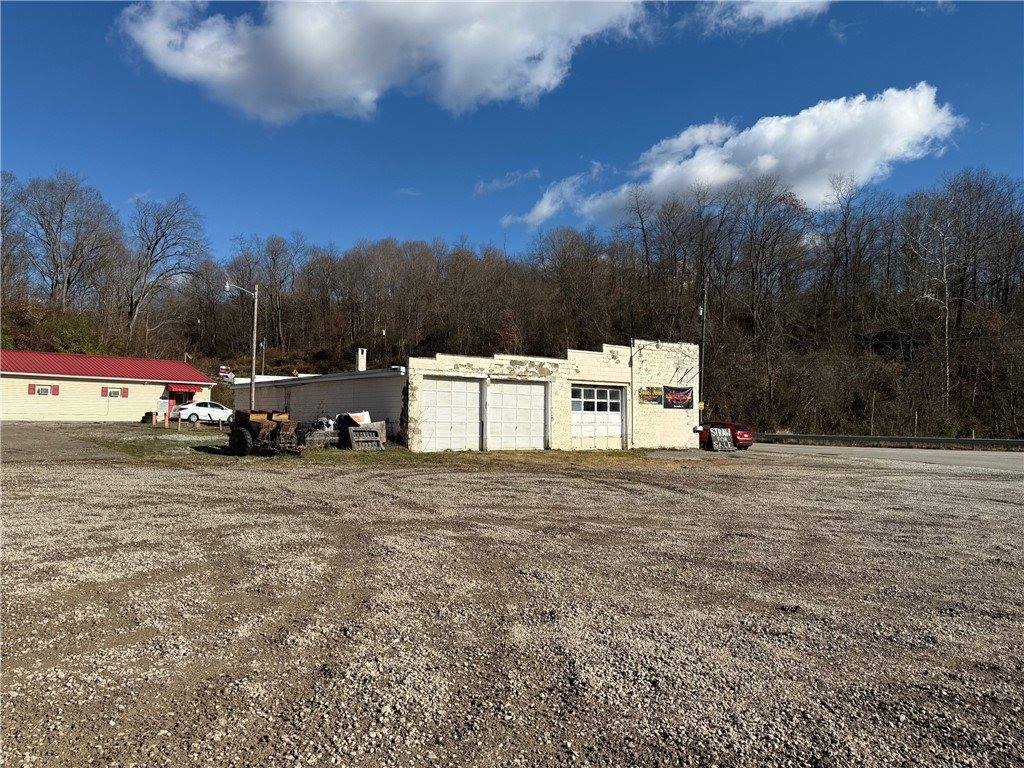 115 Creek Rd, Luzerne Township, PA 15417